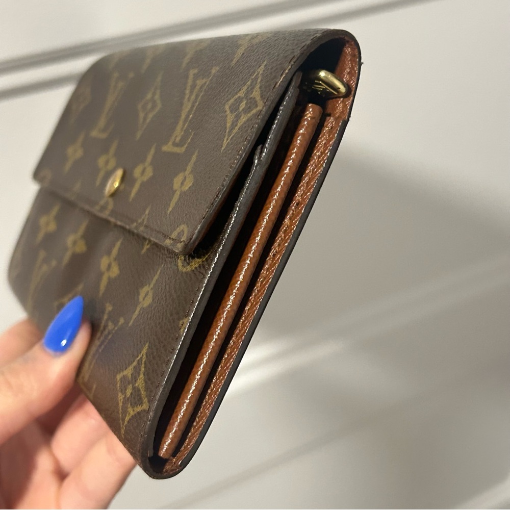 Louis Vuitton Sarah Wallet - Picture 4 of 11